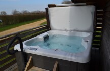 One Bed Hot Tub Large